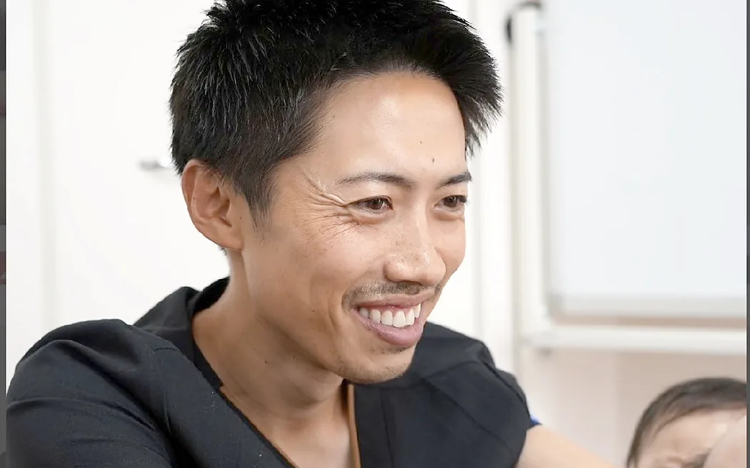 院長が話しているようす